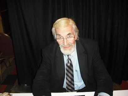 Martin Landau kind enough to po...